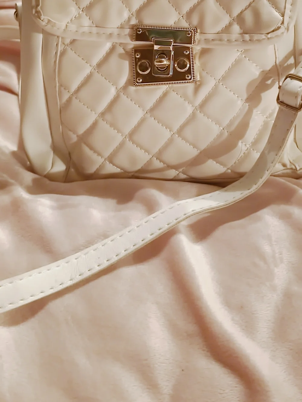 Quilted Cream Crossbody Bag with Turn-Lock Closure